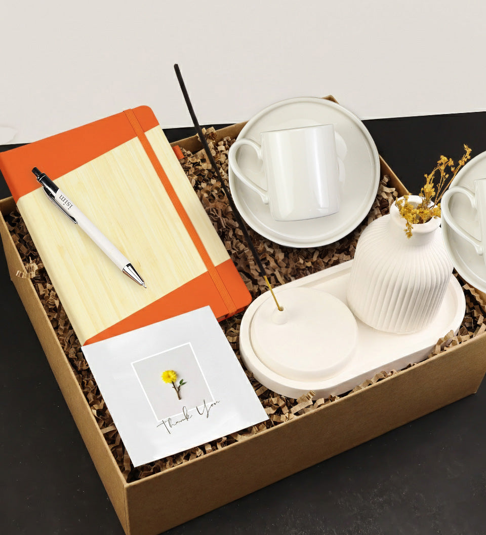 Dokulu Defter & Kalem & Standlı Tütsülük ve Vazo Seti & Bambu Tabaklı Geometrik Fincan Hediye Seti