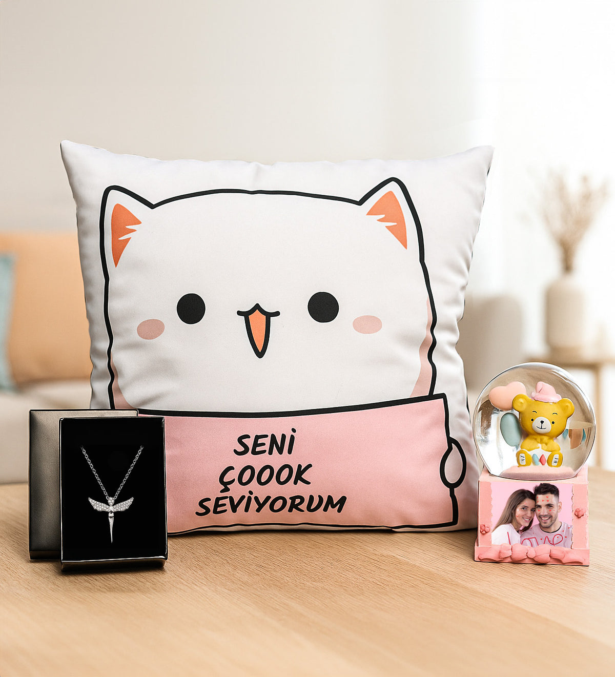 Seni Seviyorum Yastık & Kar Küresi & Melek Kolye Hediye Seti
