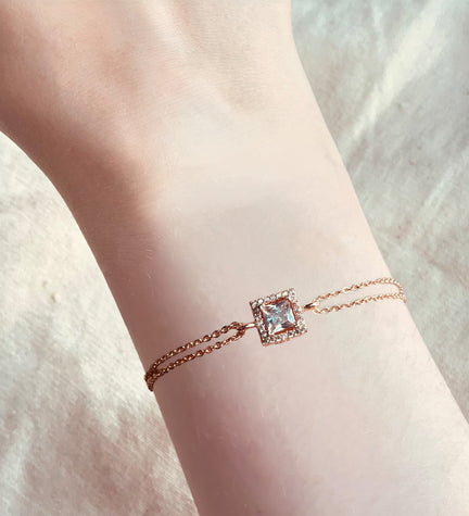 Kare Taş Detaylı Bileklik