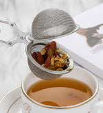 Beta Tea & Kurutulmuş Çiçek Buketi & Demleme Aparatı & Melodi Tablet Çikolata & Siyah Kupa Hediye Seti