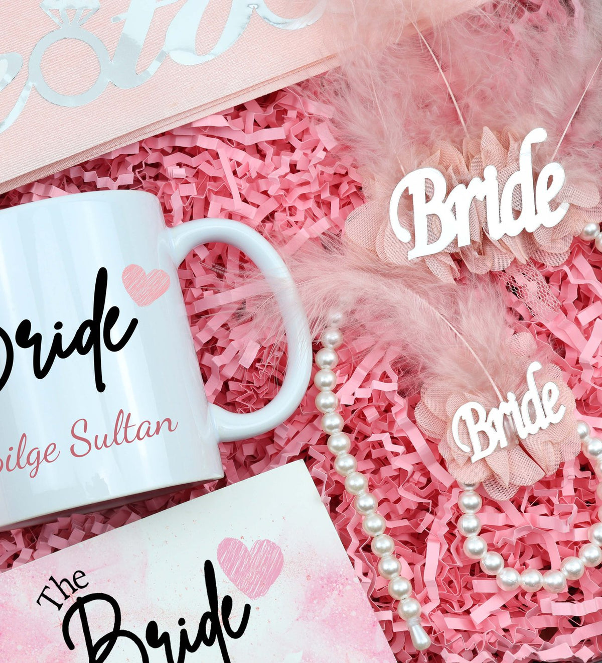 Kişiye Özel Bride Kupa & Pembe İnstagram Çerçeve & Bride To Be Kuşak & Bride To Be İnci Taç ve Bileklik Hediye Seti