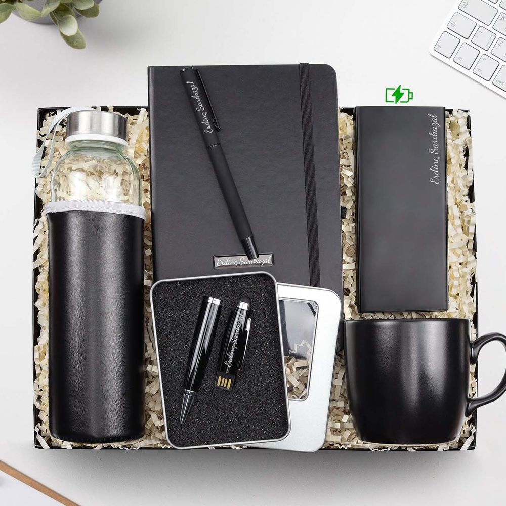 Kişiye Özel Siyah Mat Roller Kalem & Özel Kılıflı 500Ml Su Matarası & 10000mAh Siyah Powerbank & Siyah Defter & 32 gb Usb Siyah Kalem & Siyah Kupa Hediye Seti