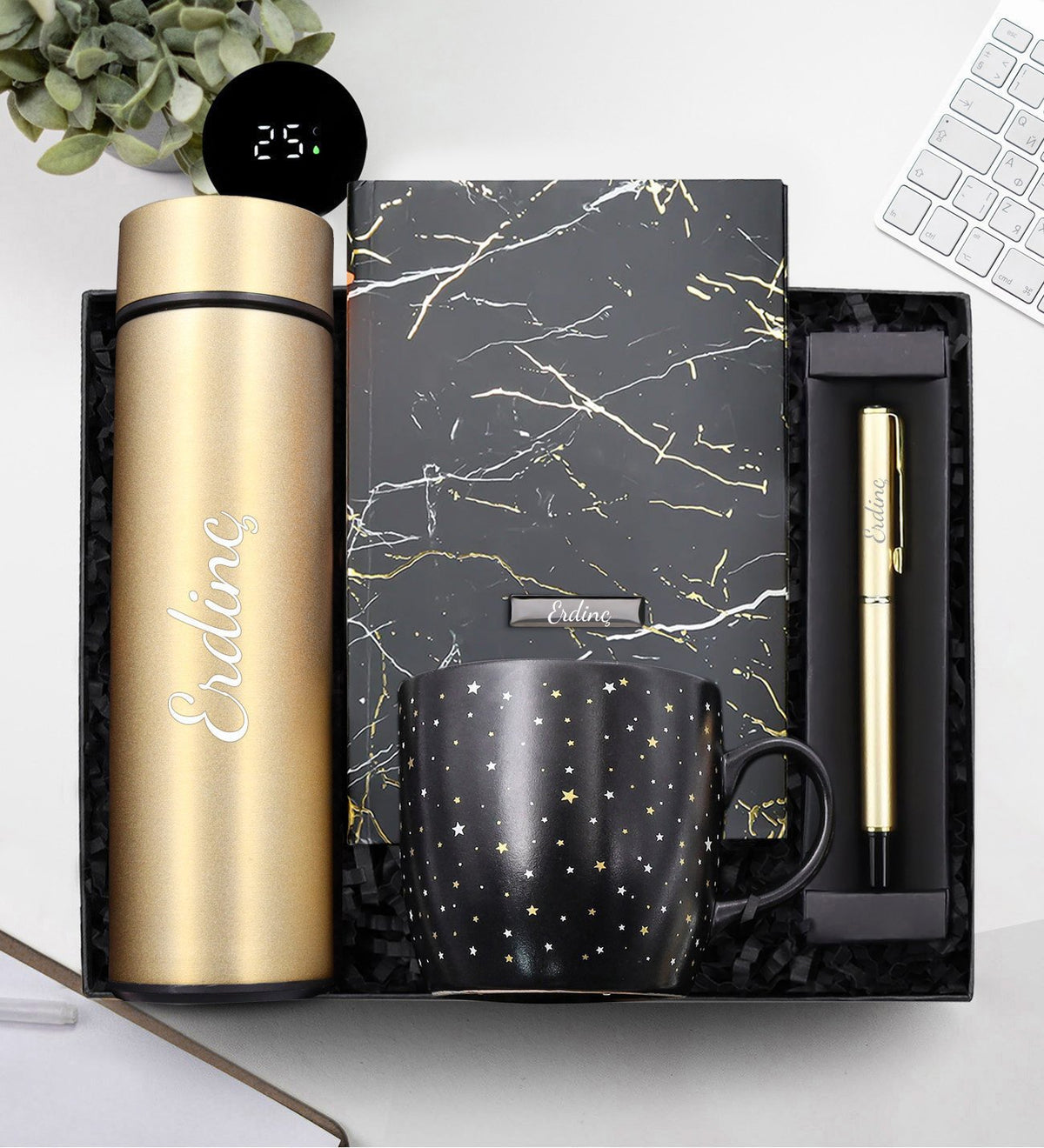 Kişiye Özel Dereceli Vintage Gold Renk Termos & Siyah Yıldızlı Kupa & Siyah Defter &Kalem Hediye Seti