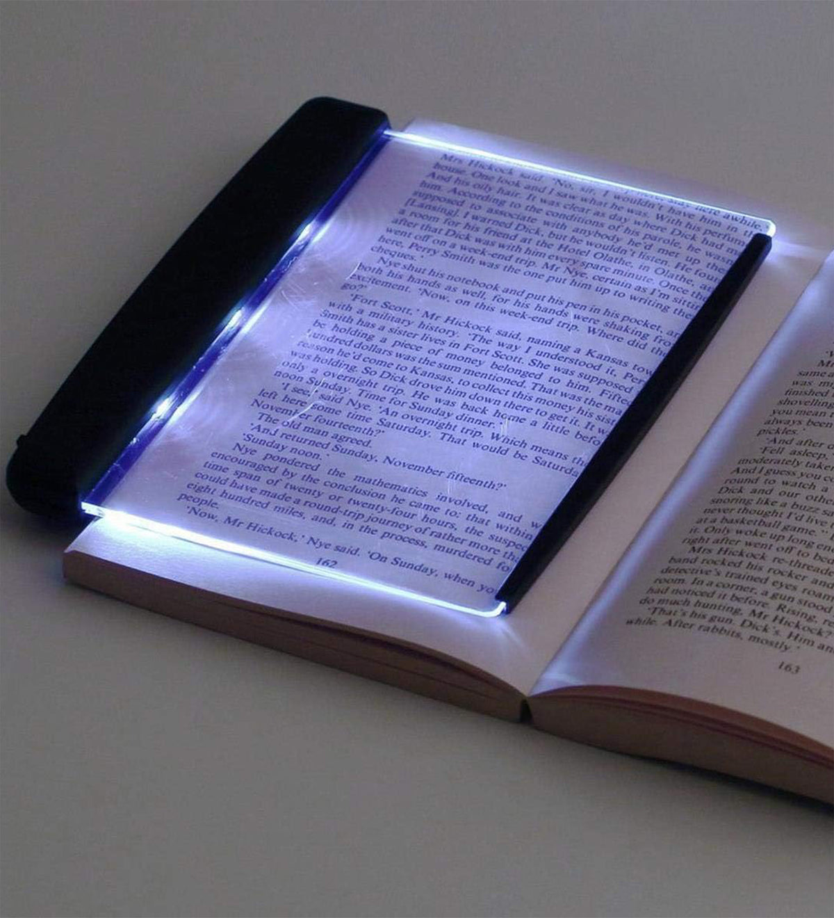 Sefiller Okuma Kitabı & Kitap Arası Okuma Işığı & Gofrik Hediye Seti