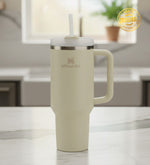 Stanley Termos Quencher H2.O FlowState 1.18L Krem