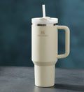 Stanley Termos Quencher H2.O FlowState 1.18L Krem