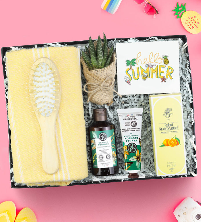 Peştemal & Ahşap Tarak & Rebul Kolonya & Canlı Sukulent Çiçek & Yves Rocher & El Ve Tırnak Bakım Kremi & Yves Rocher Duş Jeli Yaza Merhaba Hediye Seti